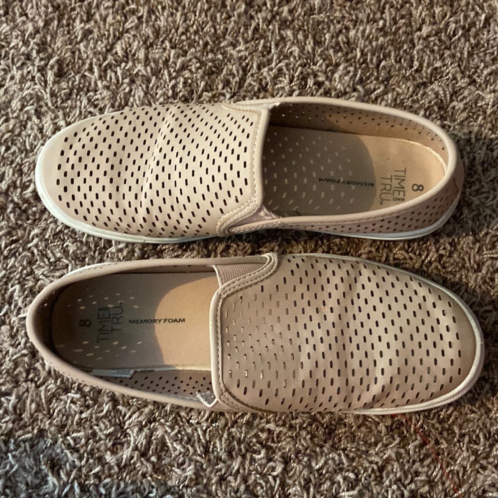 Light pink slip-ons